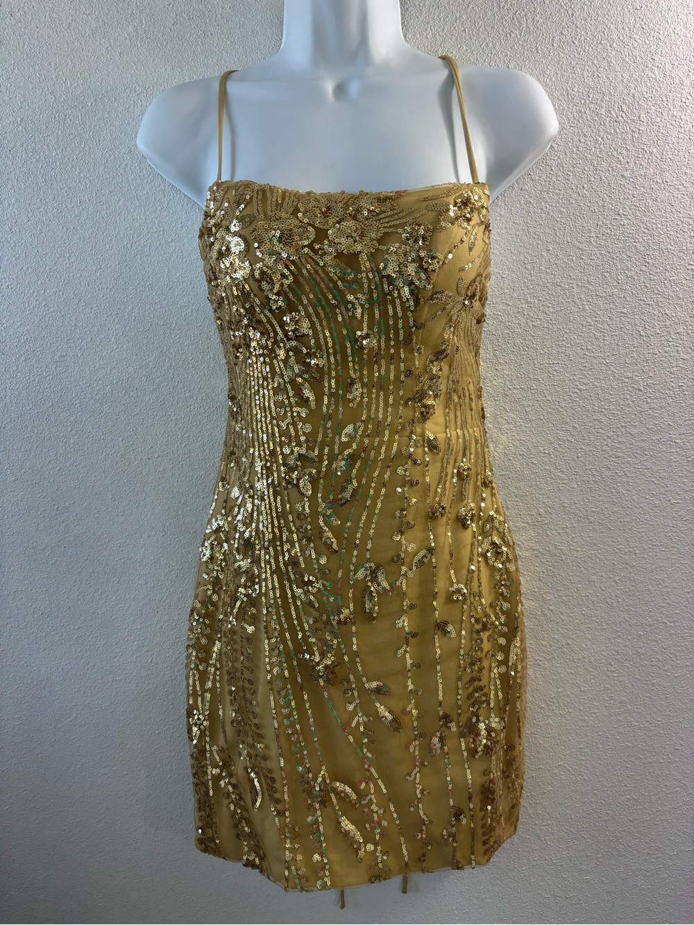 Stacees Sparkly Gold Sequin Homecoming Dress Short Mini Straps Bodycon